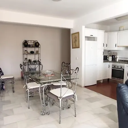 Spaciously Cosy 5b Close To Apartment *