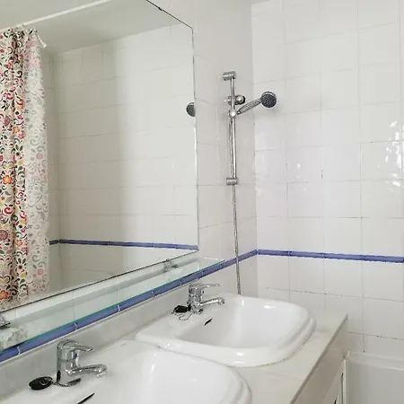 Spaciously Cosy 5b Close To Apartment Nerja